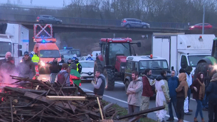 Colère des agriculteurs : le mouvement menace de bloquer la capitale (franceinfo)