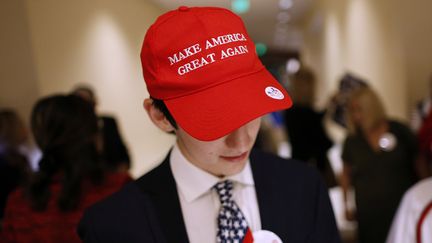 Un soutien du républicain Ted Cruz participe à la soirée électorale, le 6 novembre 2018, à Houston (Texas).&nbsp; (JONATHAN BACHMAN / REUTERS)