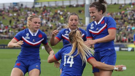 La joie des Françaises, ici contre l'Italie en quart de finale de la Coupe du monde, le 29 octobre. (MICHAEL BRADLEY / AFP)