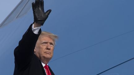 Le président américain Donald Trump sur la base aérienne d'Andrews, dans le Maryland (Etats-Unis), le 8 décembre 2018. (JIM WATSON / AFP)