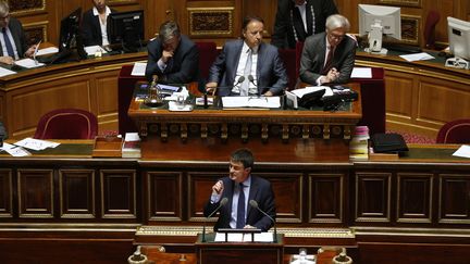 Le Premier ministre, Manuel Valls, s'exprime &agrave; la tribune du S&eacute;nat, le 9 avril 2014. (FRANCOIS GUILLOT / AFP)