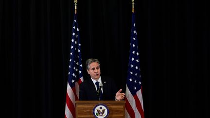 Le chef de la diplomatie américaine, Antony Blinken, lors d'une conférence de presse à Berlin, en Allemagne, le 24 juin 2022. (JOHN MACDOUGALL / AFP)