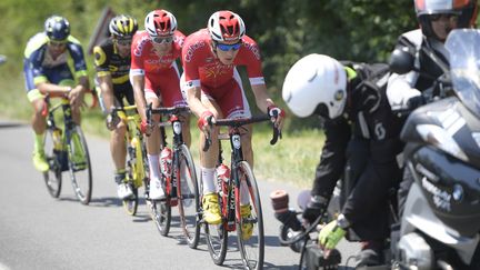 Les Cofidis Dimitri Claeys et Anthony Perez à l'avant de la course entre La Baule et Sarzeau (YORICK JANSENS / BELGA MAG)