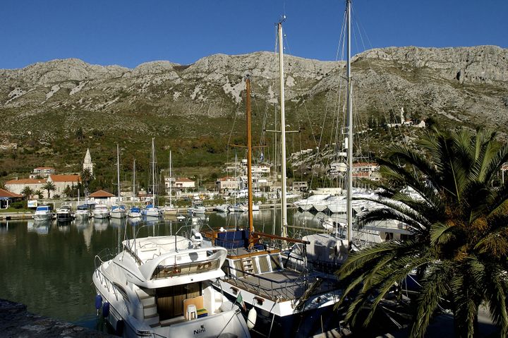 Des voiliers dans le port de Komolak, en Croatie, le 29 mars 2019.&nbsp; (PHILIPPE ROY / AFP)