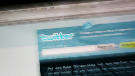 Sur Twitter, les internautes s'amusent avec les r&eacute;sultats de la pr&eacute;sidentielle. (LOIC VENANCE / AFP)