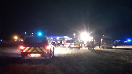 Un accident de voiture a décimé une famille sur l'autoroute A7. La famille était dans un véhicule, retrouvé en feu au bord de l'autoroute à la hauteur d'Albon (Drôme), le 20 juillet 2020. (NATHALIE RODRIGUES / FRANCE-BLEU DRÔME-ARDÈCHE)