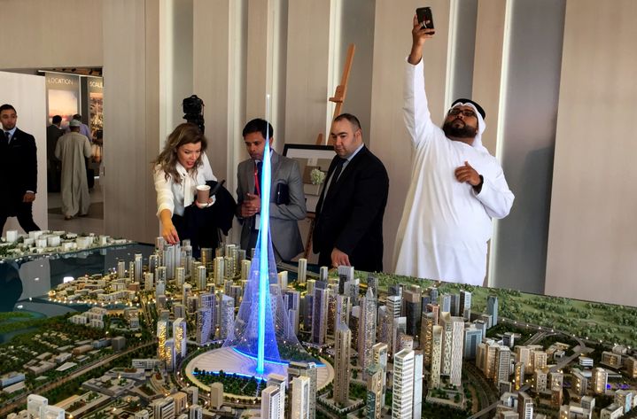 La tour devrait faire partie d'un nouvel ensemble de Dubaï appelé "The Dubai Creek Harbour".
 (MARWAN NAAMANI / AFP)