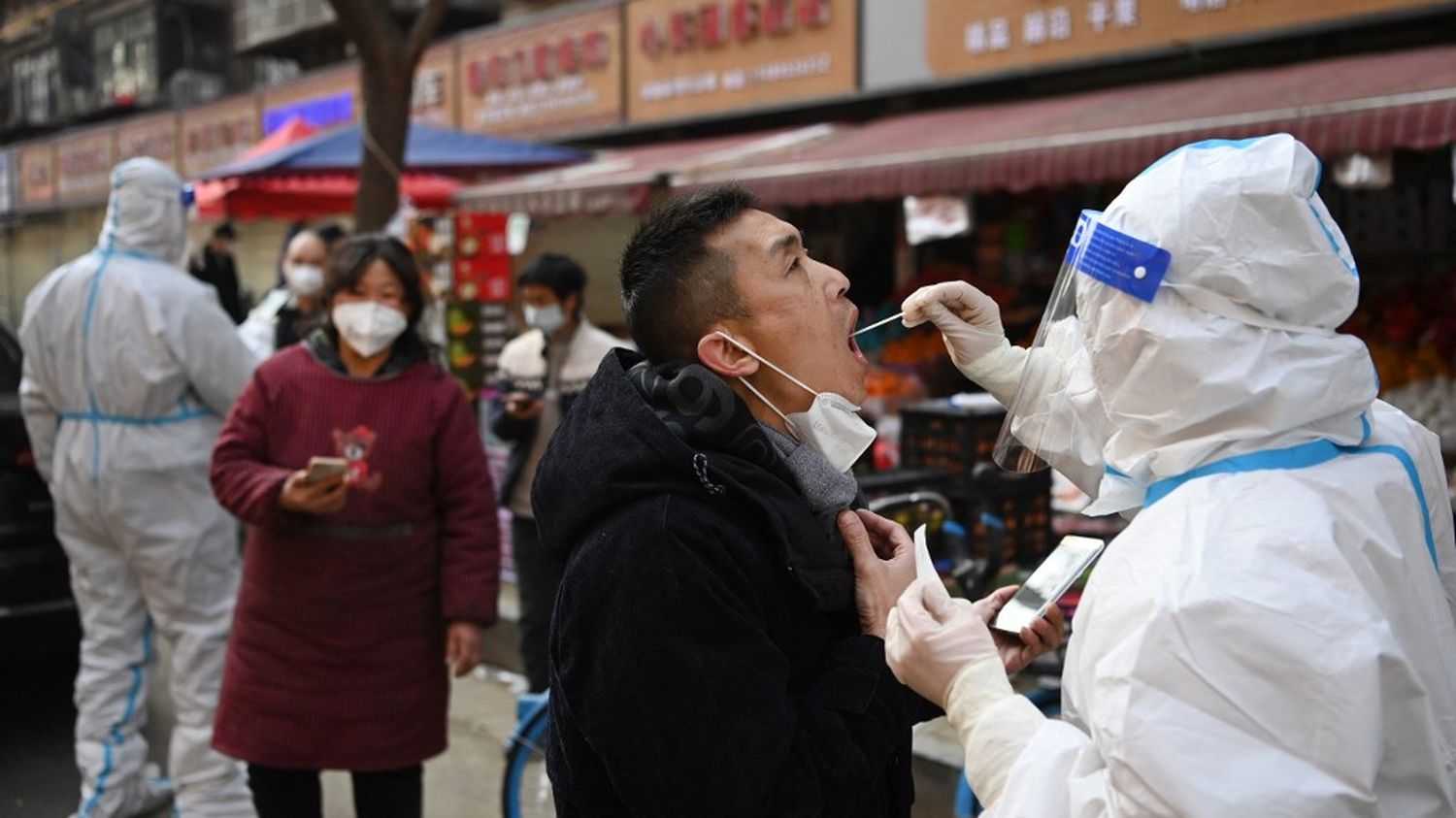 Twee hoge functionarissen in Xi’an zijn ontslagen na het uitbreken van de uitbraak van Covid-19