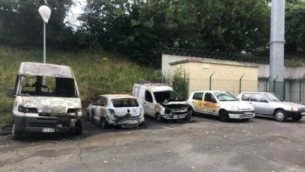 Quatre véhicules avaient déjà été incendies aux abords de la prison de Fresnes fin juin. (DENIS COURTINE / MAXPPP)