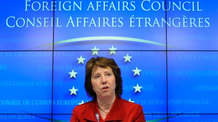 Catherine Ashton, Haute représentante de l'Union européenne pour les affaires étrangères, le 14 novembre 2011 à Bruxelles (Belgique) inflige de nouvelles sanctions contre Bachar Al-Assad, président de la Syrie. (JOHN THYS / AFP)