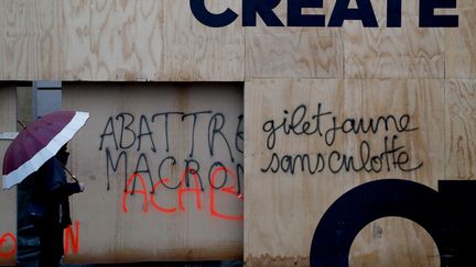 Champs-Elysées : les stigmates des "gilets jaunes"