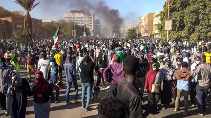 Des dizaines de milliers de manifestants contre le coup d'état de l'armée&nbsp;du 25 octobre dernier, à&nbsp;Khartoum.&nbsp; (AFP)