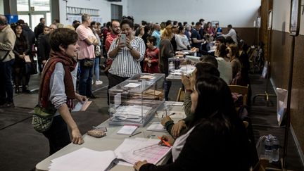 Un bureau de vote à Gérone (Espagne) le 28 avril 2019. (CARLES PALACIO / NURPHOTO / AFP)