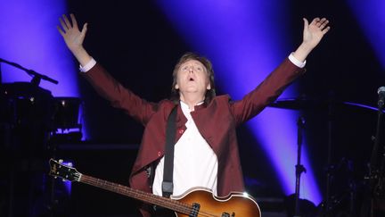 Paul McCartney, une jeunesse éternelle sur scène. (DAVID YOUNG / DPA)