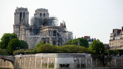 La cathédrale Notre-Dame de Paris, le 18 avril 2019, trois jours après l'incendie. (EDOUARD RICHARD / HANS LUCAS)