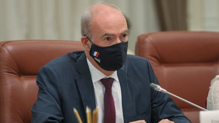 L'ambassadeur de France en Ukraine&nbsp;Etienne de Poncins, en 2020. (SERGII KHARCHENKO / NURPHOTO VIA AFP)