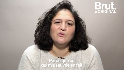 Ses parents voulaient un garçon. Parce que c'était une fille, elle a été placée à l'Assistance publique. Son histoire lui a inspiré un roman : "Rhapsodie des oubliés". Sofia Aouine raconte.