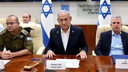 Le Premier ministre israélien, Benyamin Nétanyahou, avec son cabinet de sécurité, à Jérusalem, le 1er octobre 2024. (AVI OHAYON (GPO) / HANDOUT / ANADOLU / AFP)