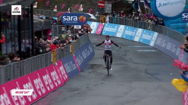 Joe Dombrowski (UAE-Team Emirates) s'impose en solitaire à Sestola pour la 4e étape du Tour d'Italie, mardi 11 mai 2021.