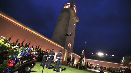 Les premières cérémonies de l'Anzac Day, à l'aube du 25 avril 2018, à Villers-Bretonneux. (FRANCOIS NASCIMBENI / AFP)