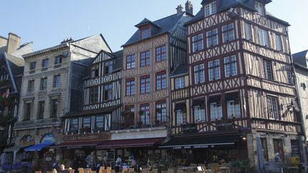 Rouen, la place du vieux marché.&nbsp;La crise sanitaire a brouillé les cartes, elle a déplacé le marché vers la province. (Illustration)&nbsp; &nbsp;&nbsp; (PHOTONONSTOP / NICOLAS THIBAUT / AFP)