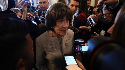 Susan Collins annonce son choix de soutenir&nbsp;Brett Kavanaugh, le 5 octobre 2018, à&nbsp;Washington. (ALEX WONG / GETTY IMAGES NORTH AMERICA / AFP)