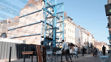 Lille : les commerces de la rue Pierre Mauroy rouvrent six après les effondrements (France 2)