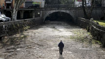 L'Issole est&nbsp;déjà&nbsp;à sec à Flassans et n'arrive plus au lac de Carces dans le Var, le 16 février 2023.&nbsp; (FRANK MULLER / MAXPPP)