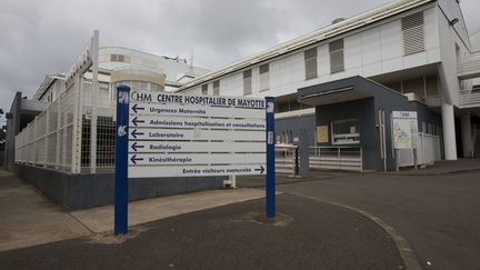 L'entrée du centre hospitalier de Mayotte, le 14 mars 2014. (MAXPPP)