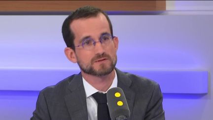 Stéphane Hallegatte, économiste à la Banque mondiale, est l'invité éco du 4 octobre 2019. (FRANCEINFO / RADIOFRANCE)