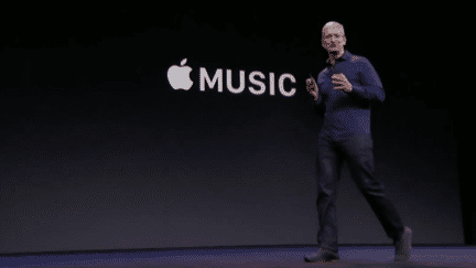 &nbsp; (Tim Cook, le PDG d'Apple, présentant Apple Music (extrait vidéo))