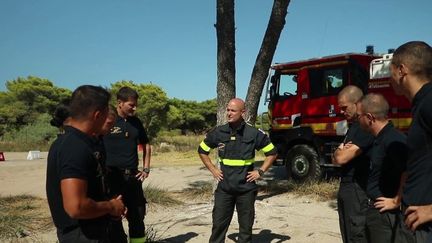 Grèce : des pompiers français envoyés près d'Athènes (FRANCE 2)