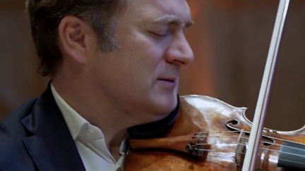 Le violoniste Renaud Capuçon souhaite "épauler les jeunes, les conseiller, les aider" dans la musique (FRANCEINFO)