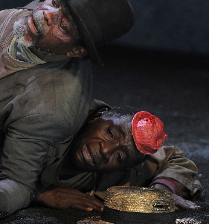   Fargass Assandé (Vladimir) et Michel Bohiri (Estragon)
 (Tristan Jeanne-Valès)