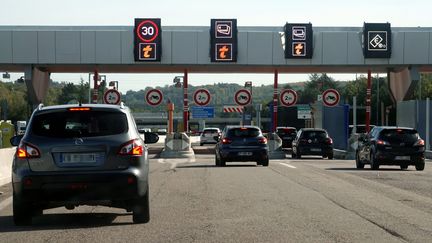 La gare de péage de Saint-Avold, sur l'autoroute A4. (ALEXANDRE MARCHI / MAXPPP)