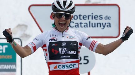 La joie d'Esteban Chaves, vainqueur en solitaire de la 4e étape du Tour de Catalogne (TONI ALBIR / EFE)