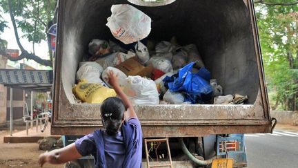 Dans dans le cadre d'une initiative intitulée «Ma ville, belle ville», collecte de plastiques à Trivandrum, au sud-ouest de l'Inde, le 31 août 2016. (The Times of India / Rakesh Nair)