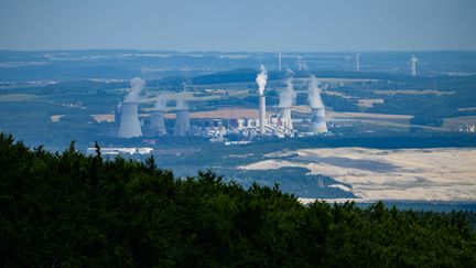 Une vue de la centrale à charbon de Turow (Pologne), le 6 juillet 2023. (ROBERT MICHAEL / DPA / AFP)