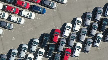 Un parking de voitures à New York, le 2 mai 2020. (BRUCE BENNETT / GETTY IMAGES NORTH AMERICA)