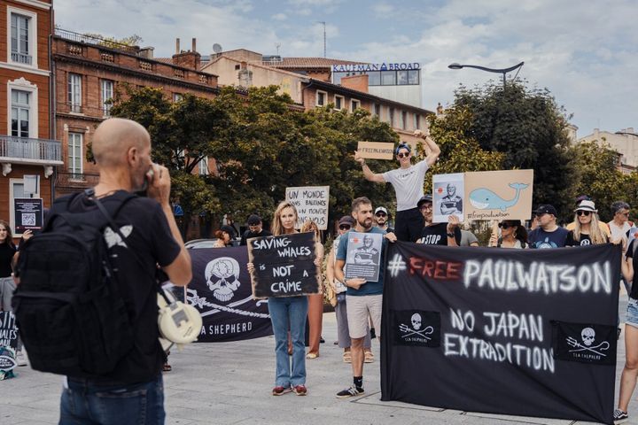 Protesters gathered in Toulouse (Haute-Garonne), on August 31, 2024, to demand the release of Paul Watson. (ISABELLE SOURIMENT / AFP)