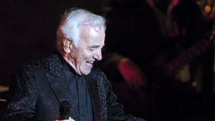 Charles Aznavour au festival de Carthage en Tunsie, le 21 juillet 2008 (FETHI BELAID / AFP)