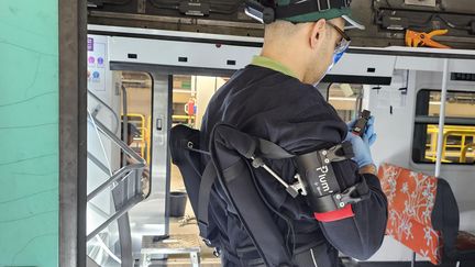 Les nouveaux exosquelettes de la RATP qui permettent de travailler les bras levés pendant plusieurs heures. (RATP)