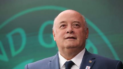 Le président de la Fédération française de tennis (FFT), Bernard Giudicelli, lors du tirage au sort du tounoi de Roland-Garros 2017. (ARNAUD JOURNOIS / MAXPPP)