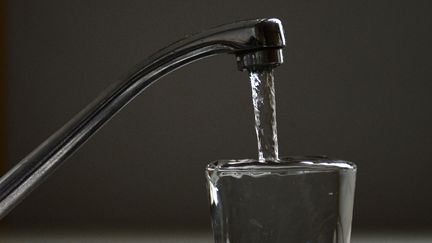 L'eau du robinet dans le nord de Châteauroux est interdite de puis le vendredi 17 juin à la consommation après une contamination par la bactérie Escherichia coli. (ANNE-CHRISTINE POUJOULAT / AFP)