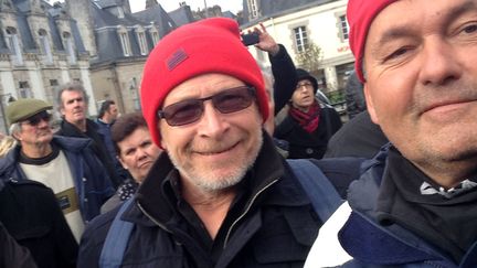 Paul (C), un "Bonnet rouge" de Quimper (Finist&egrave;re), lors de la manifestation du 2 novembre 2013.&nbsp; (FRANCETV INFO )