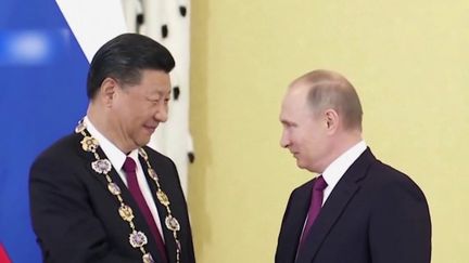 Guerre en Ukraine : la Chine envisagerait de livrer des armes à la Russie, selon le secrétaire d'État américain