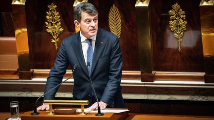 Manuel Valls dénonce les "ingérences" de l'Azerbaïdjan dans les outre-mers