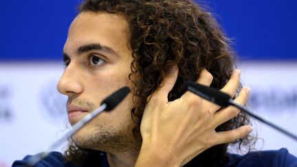 Mattéo Guendouzi en conférence de presse à deux jours de France-Danemark, en Coupe du monde, le 24 novembre 2022, à Doha. (FRANCK FIFE / AFP)