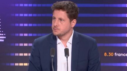 Julien Bayou, député EELV, était l'invité du "8h30 franceinfo" le 2 août 2023. (FRANCEINFO / RADIO FRANCE)