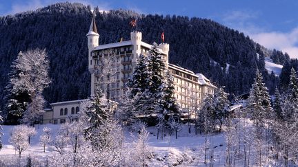 L' hôtel de luxe Gstaad Palace, sous la neige, à Gstaad (Suisse). (RIEGER BERTRAND / HEMIS.FR)